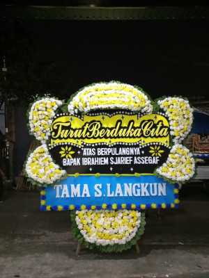 Papan Bunga Duka di Tirtoadi